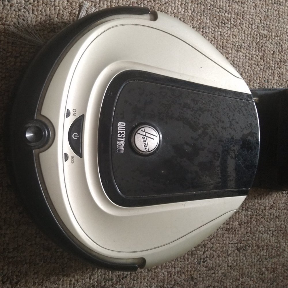 Hoover robo vacuum cleaner